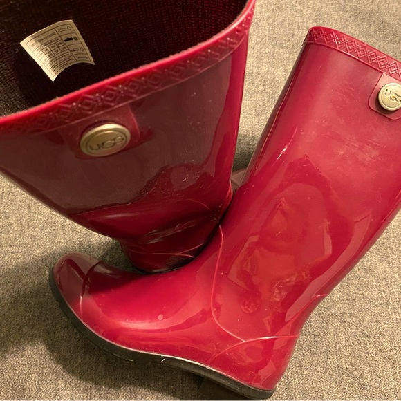 UGG Shoes - New!!! UGG red rain boots